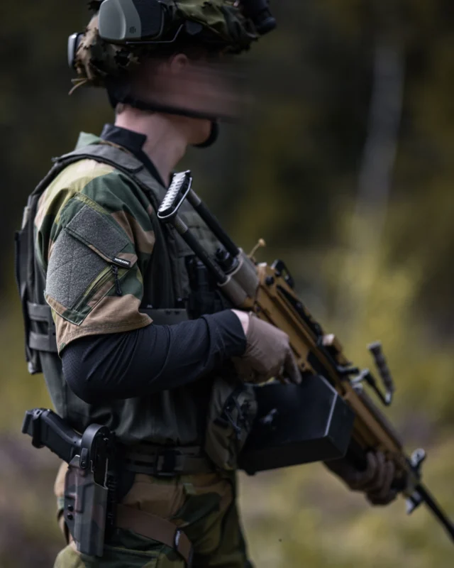 Prototype short sleeved combat shirt in Norwegian Woodland. Looks amazing with our long sleeved range shirt. Should we do a limited run? Yay or nay?